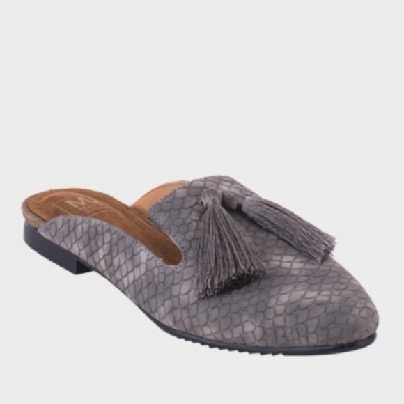 Gray Snake Tassel Flats - Picture 1 of 1